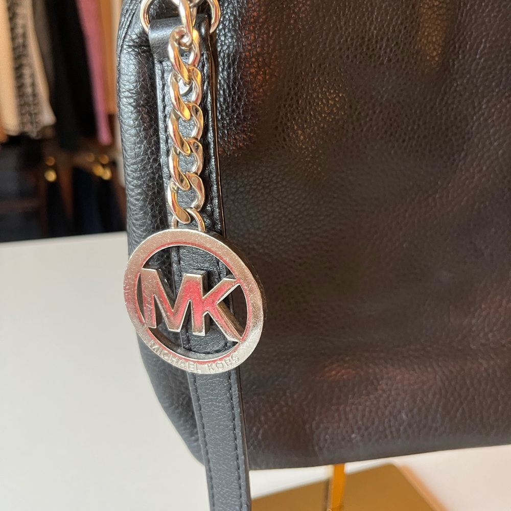 Michael Kors Black Pebbled Leather Shoulder Bag - Picture 5 of 11